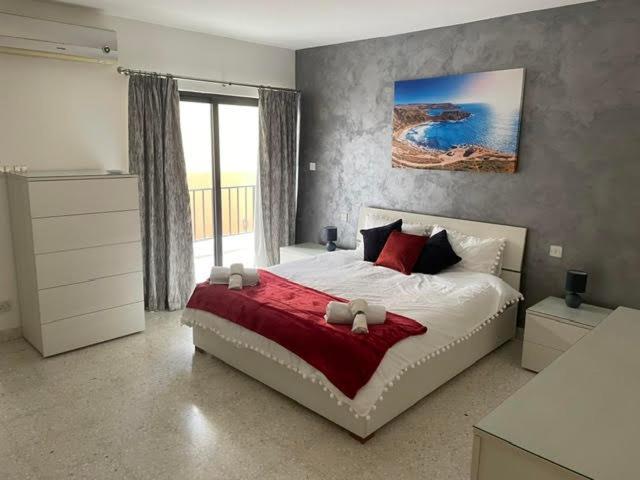 Spacious 3 Bedroom Apartment In The Heart Of St Julians San Ġiljan Buitenkant foto