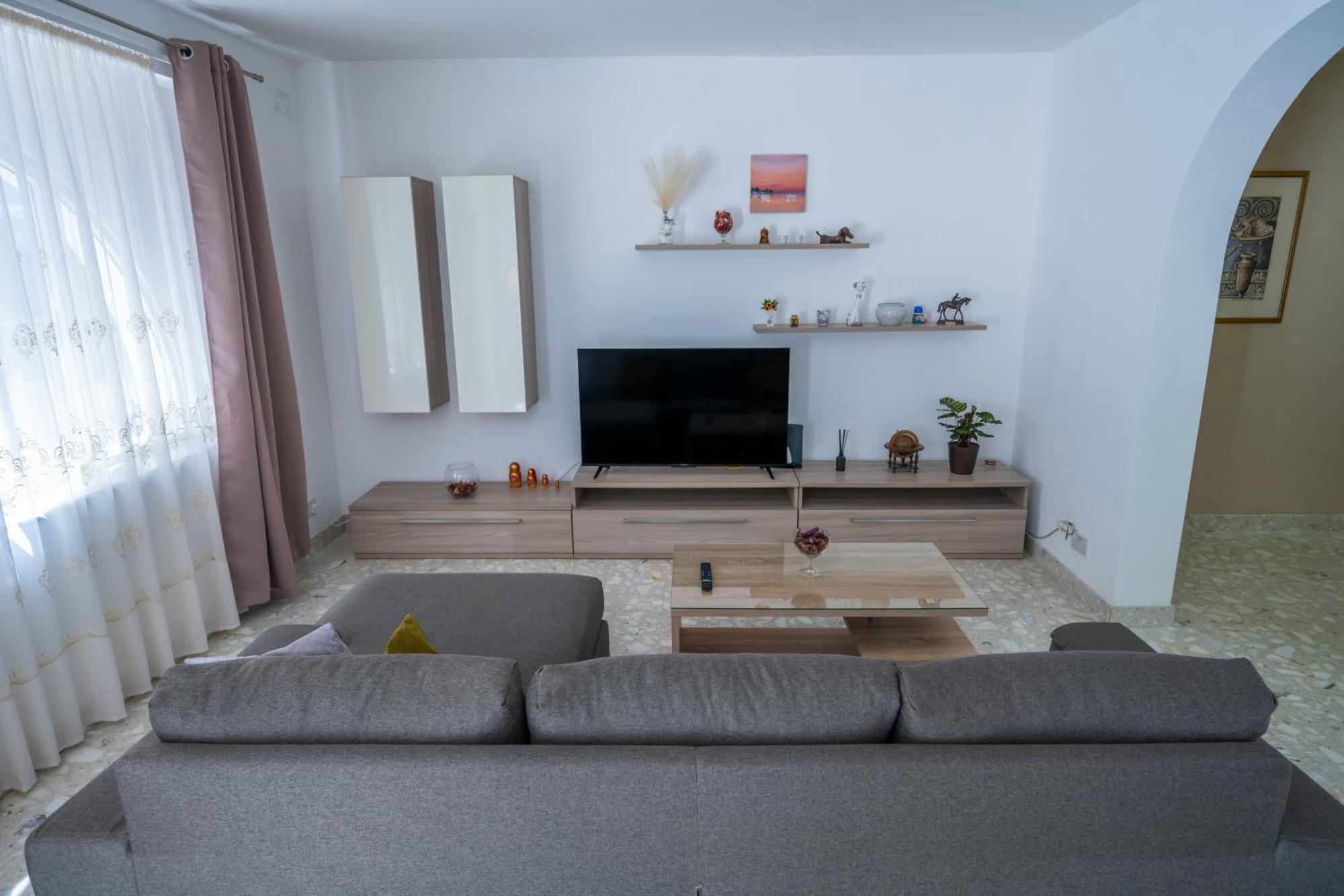 Spacious 3 Bedroom Apartment In The Heart Of St Julians San Ġiljan Buitenkant foto