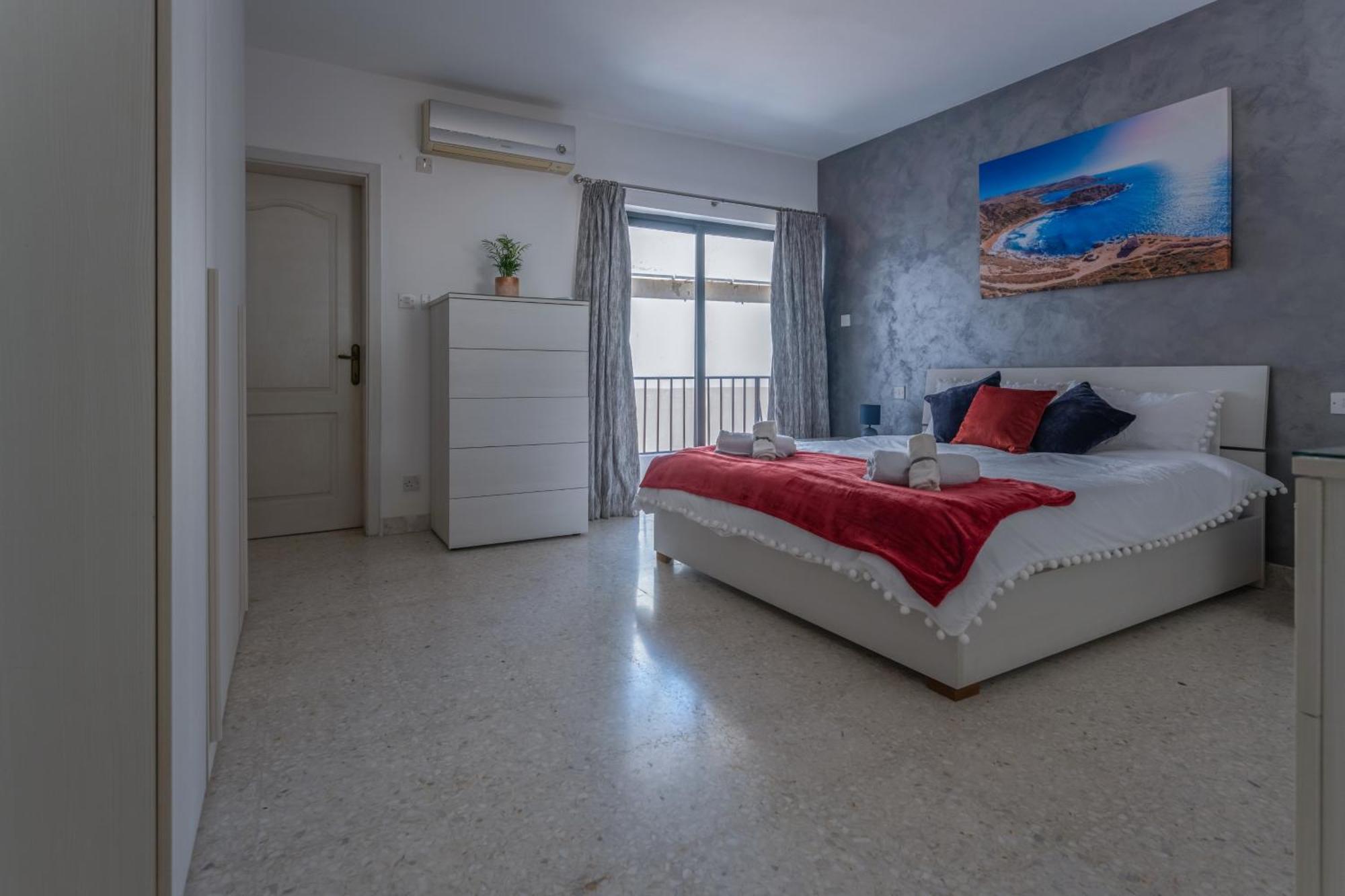 Spacious 3 Bedroom Apartment In The Heart Of St Julians San Ġiljan Buitenkant foto