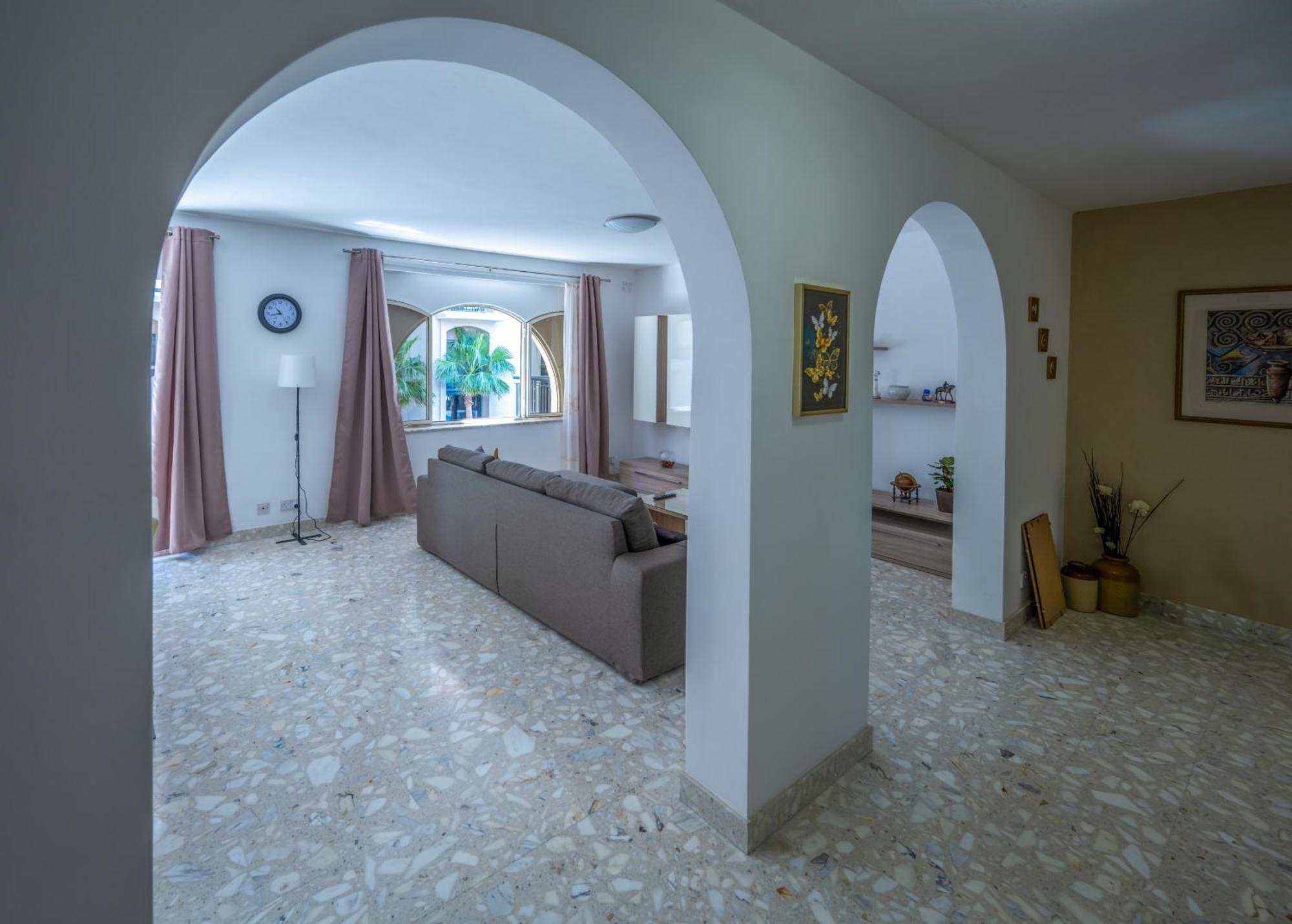 Spacious 3 Bedroom Apartment In The Heart Of St Julians San Ġiljan Buitenkant foto