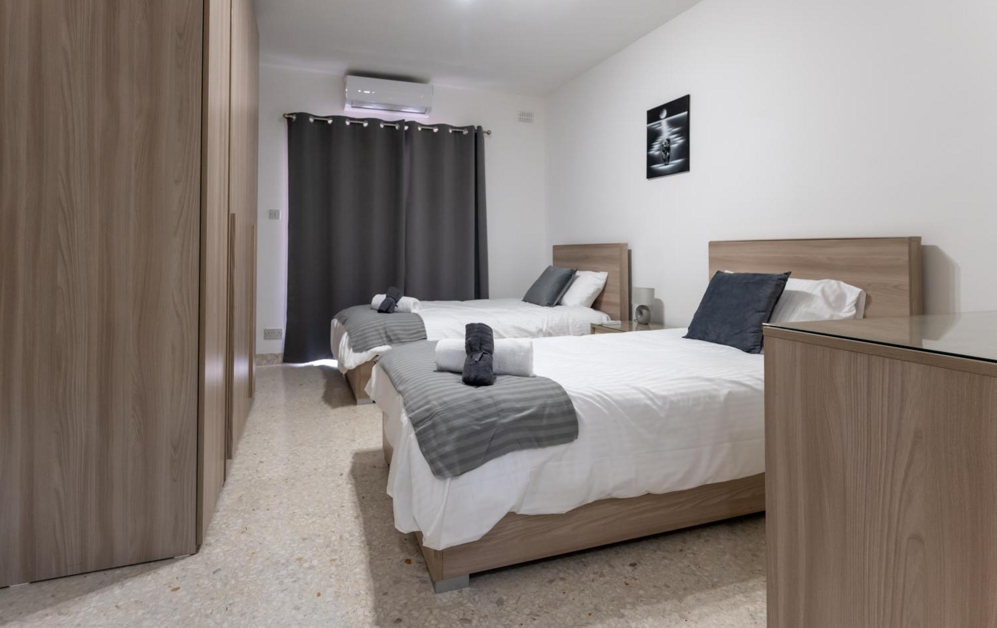Spacious 3 Bedroom Apartment In The Heart Of St Julians San Ġiljan Buitenkant foto