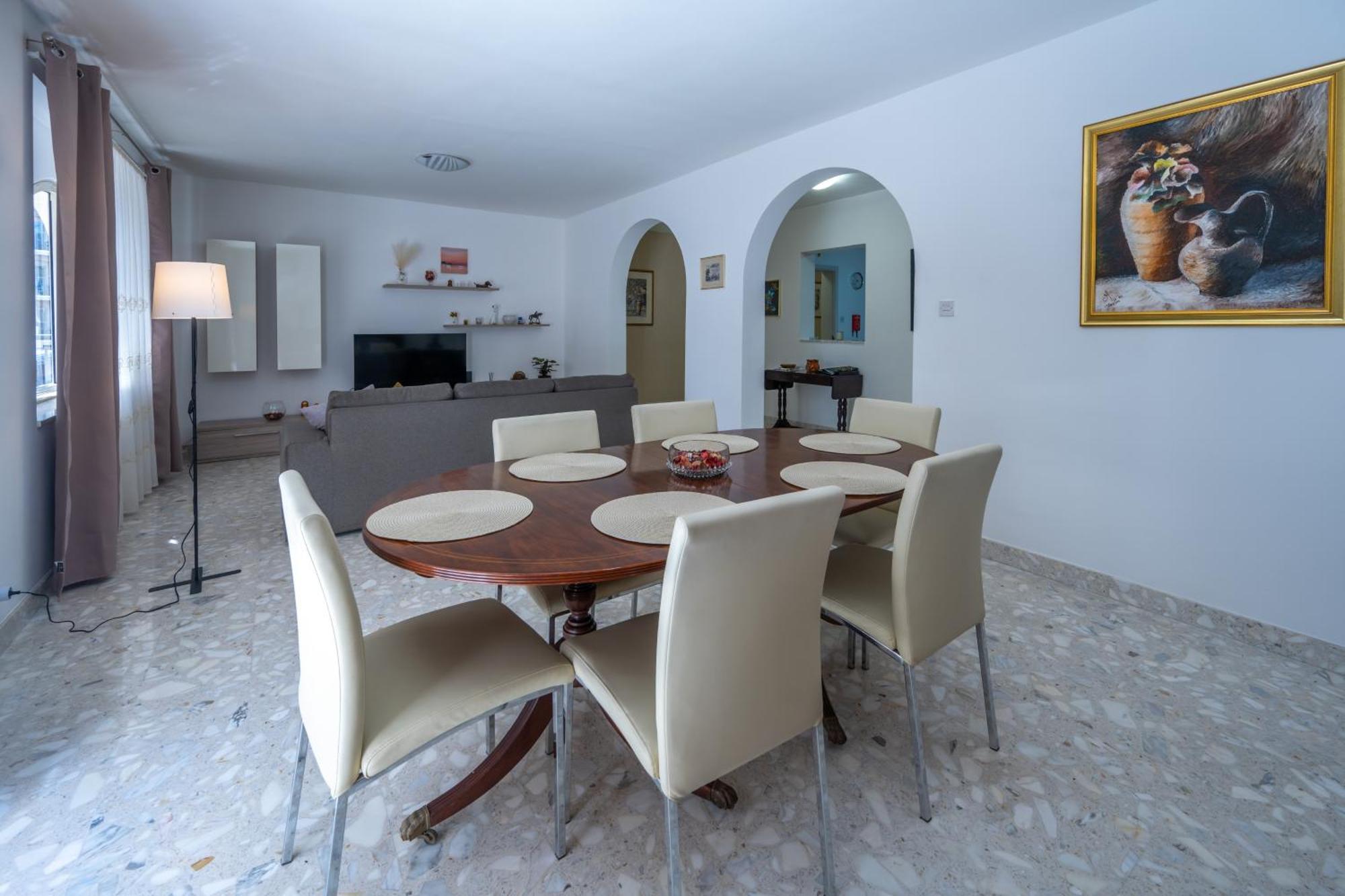 Spacious 3 Bedroom Apartment In The Heart Of St Julians San Ġiljan Buitenkant foto