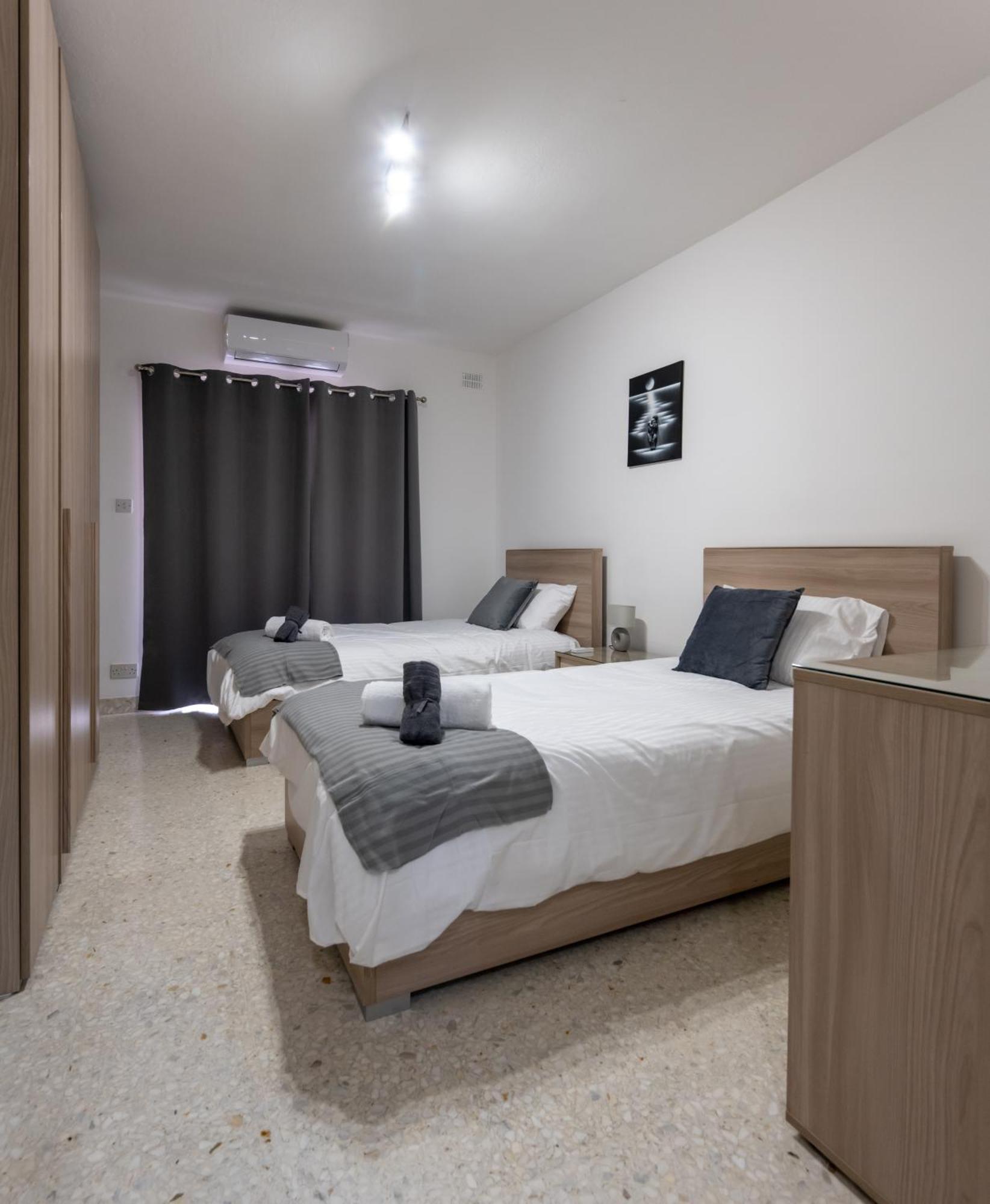 Spacious 3 Bedroom Apartment In The Heart Of St Julians San Ġiljan Buitenkant foto
